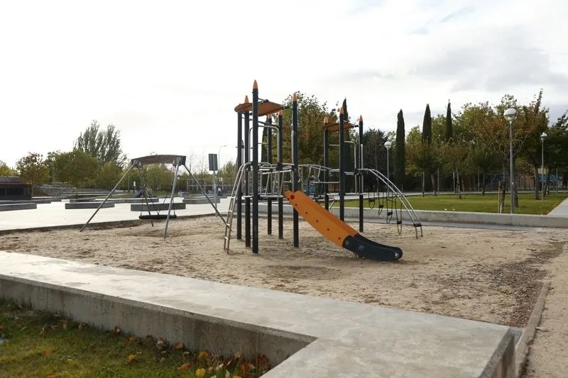 Imágenes de varios parques de Salamanca en la tarde de este domingo. Fotos: David Sañudo