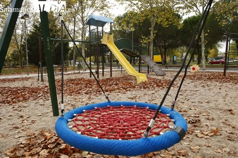 Imágenes de varios parques de Salamanca en la tarde de este domingo. Fotos: David Sañudo