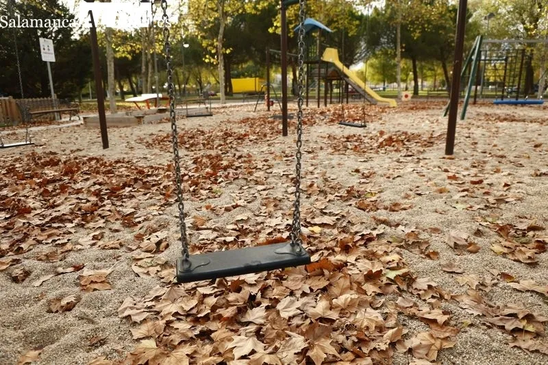 Imágenes de varios parques de Salamanca en la tarde de este domingo. Fotos: David Sañudo
