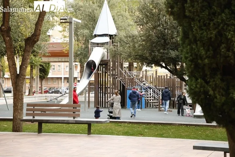 Imágenes de varios parques de Salamanca en la tarde de este domingo. Fotos: David Sañudo