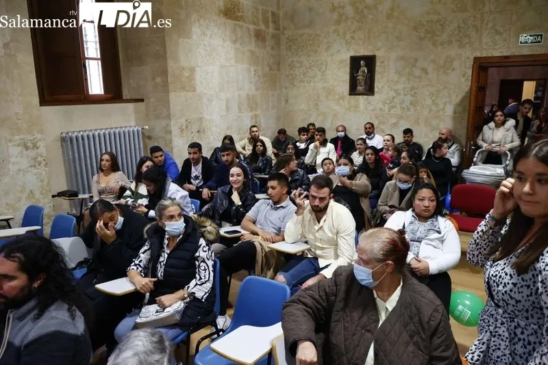 Asistentes al acto de reconocimiento a los alumnos que han titulado la ESO. 