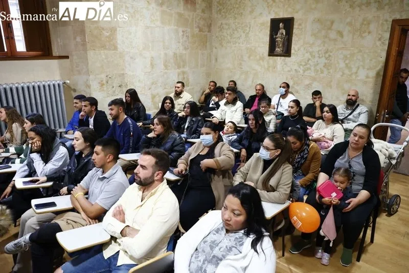 Asistentes al acto de reconocimiento a los alumnos que han titulado la ESO. 