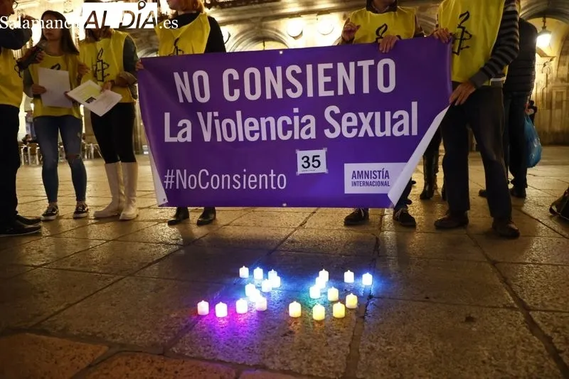 Acto de Amnistía Internacional en la Plaza Mayor de Salamanca. Fotos: David Sañudo