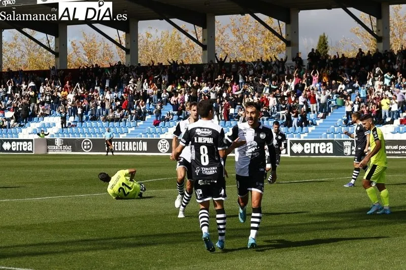 Foto 9 - Con Chapela y la porter&iacute;a a cero es m&aacute;s f&aacute;cil: Unionistas gana al Ceuta y coge aire (1-0)