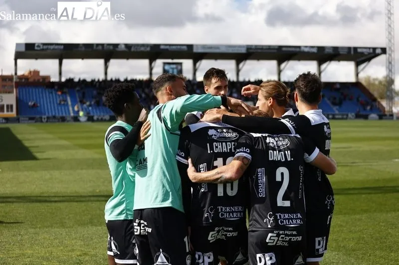 Foto 4 - Con Chapela y la porter&iacute;a a cero es m&aacute;s f&aacute;cil: Unionistas gana al Ceuta y coge aire (1-0)