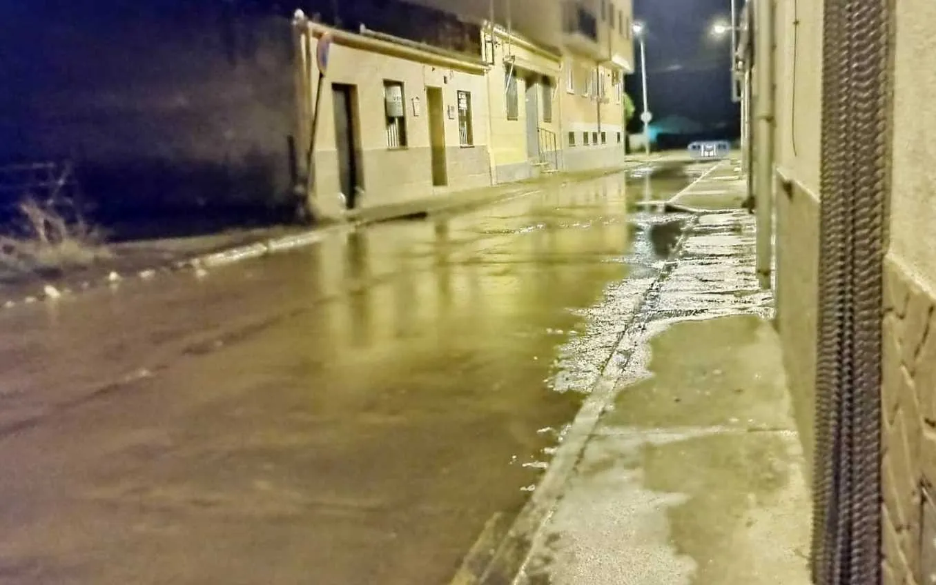 Foto 8 - La calle Tormes sufre de madrugada el 6&ordm; revent&oacute;n en s&oacute;lo 12 d&iacute;as