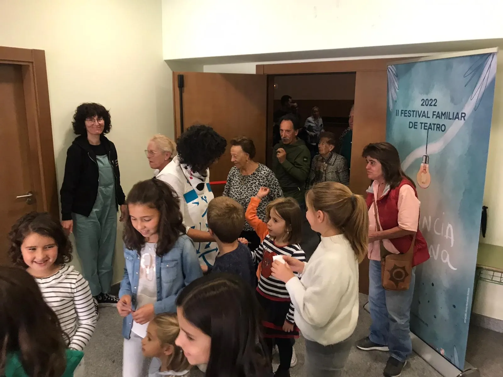 Macotera acogía la representación 'Con la cabeza en las nubes' de Eugenia Manzaneda dentro del Festival Provincia a Escena