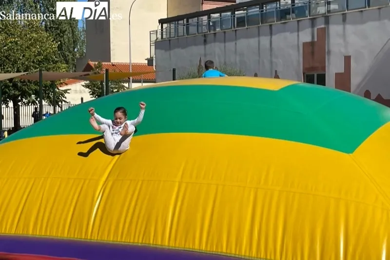 El gran parque infantil era protagonista del domingo de fiestas patronales