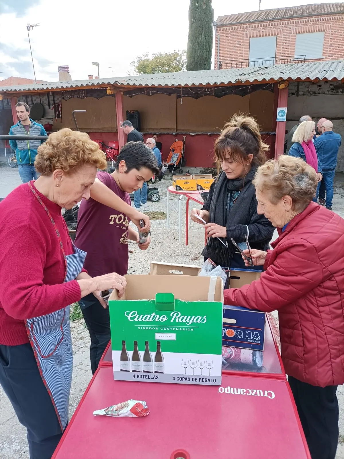 Salmoral organizaba este sábado su fiesta del Magosto