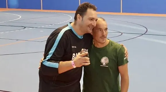 Foto 10 - Cofrades, p&uacute;blico y equipos llevan al &eacute;xito al IV Torneo de F&uacute;tbol Sala &lsquo;Virgen de la Esperanza&rsquo;