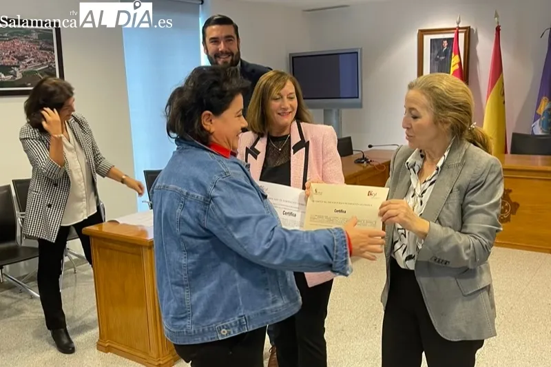Los integrantes del programa Ecopintura Peñaranda han recibido su certificado de profesionalidad 