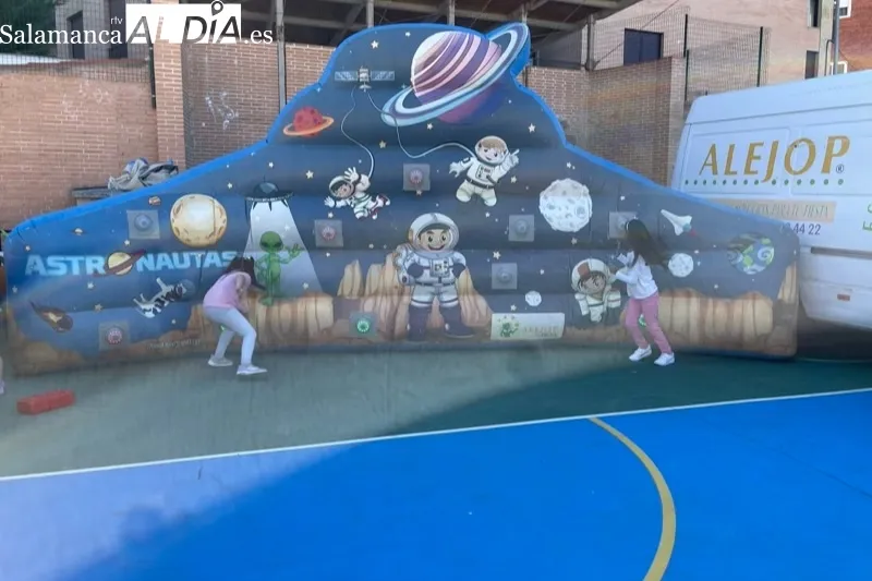 El gran parque infantil era protagonista del domingo de fiestas patronales