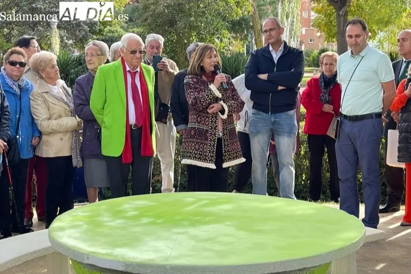 El Padre Ángel inauguraba en Peñaranda la primera ‘Mesa Verde’