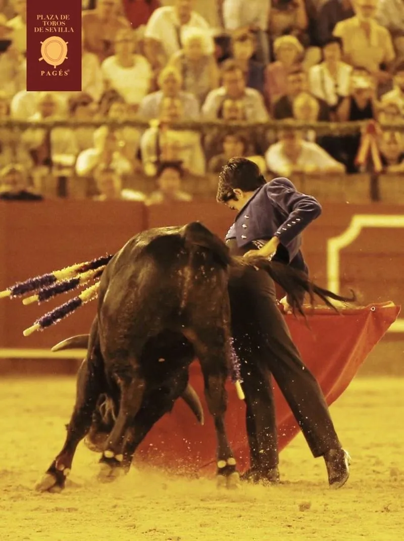 Foto 3 - Marco P&eacute;rez arrasa en Sevilla: dos orejas y rabo