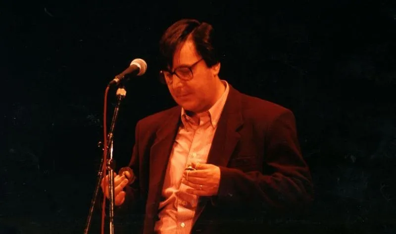 Ángel Carril fue un humanista cargado de saberes: escritor, investigador, recopilador, cantante, historiador, músico… y un sinfín de artes y facetas reunidas en su figura