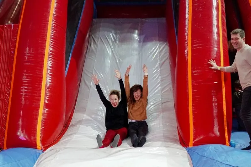 El gran parque hinchable del Centro Comercial El Tormes. 