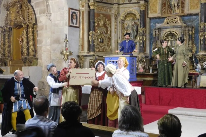 Mancera de abajo acogía la obra ‘Buscando a Nebrija’ del grupo Lazarillo de Tormes 