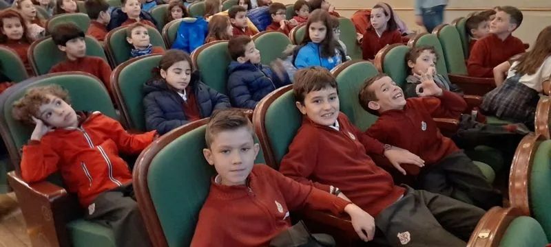 Los alumnos/as de 3º y 4º de Primaria del Colegio San Juan Bosco de Salamanca, en el Teatro Liceo