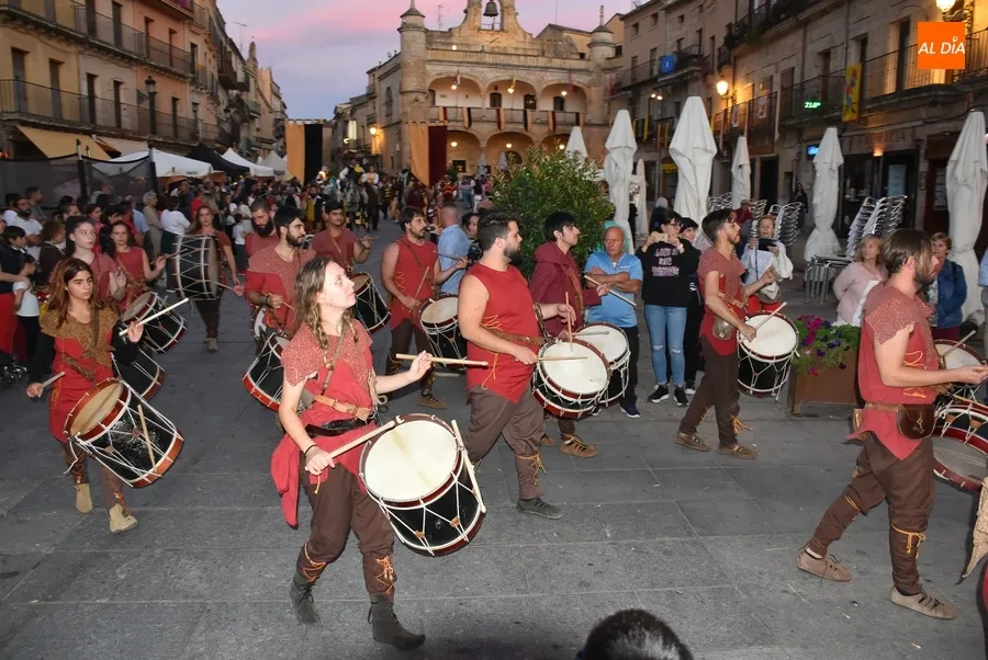 Foto 10 - Una &uacute;ltima ronda de actuaciones pone el broche a la aclamada V Feria Medieval