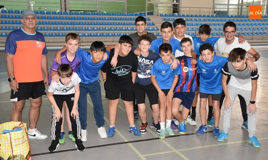 Foto 7 - Unos 30 chavales abren la nueva temporada de la Escuela Municipal de F&uacute;tbol Sala