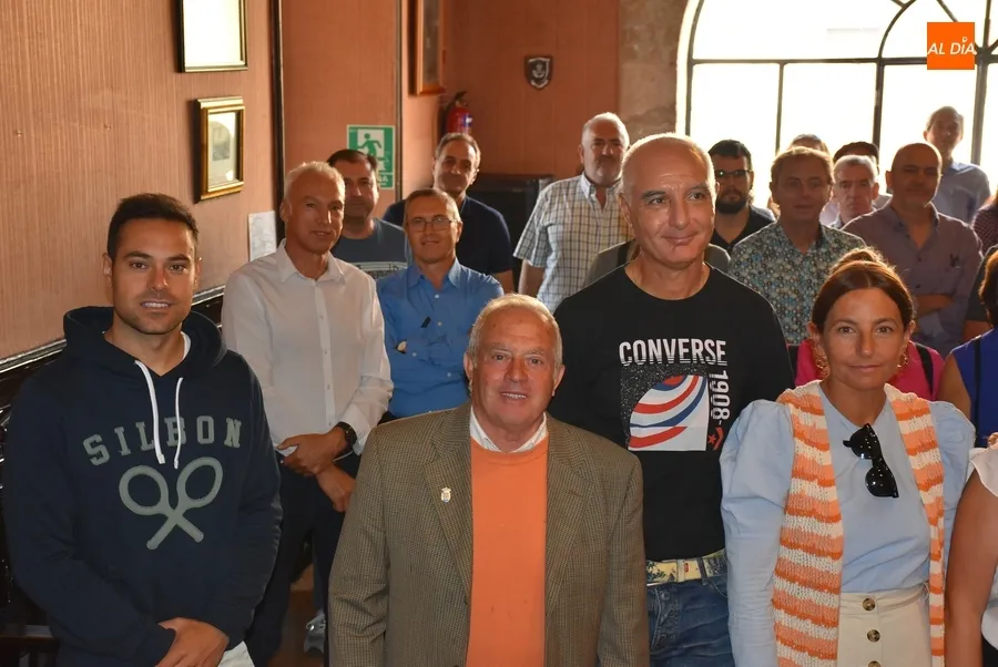 Foto 10 - Los trabajadores del Servicio Territorial de Medio Ambiente festejan a su patr&oacute;n en Ciudad Rodrigo