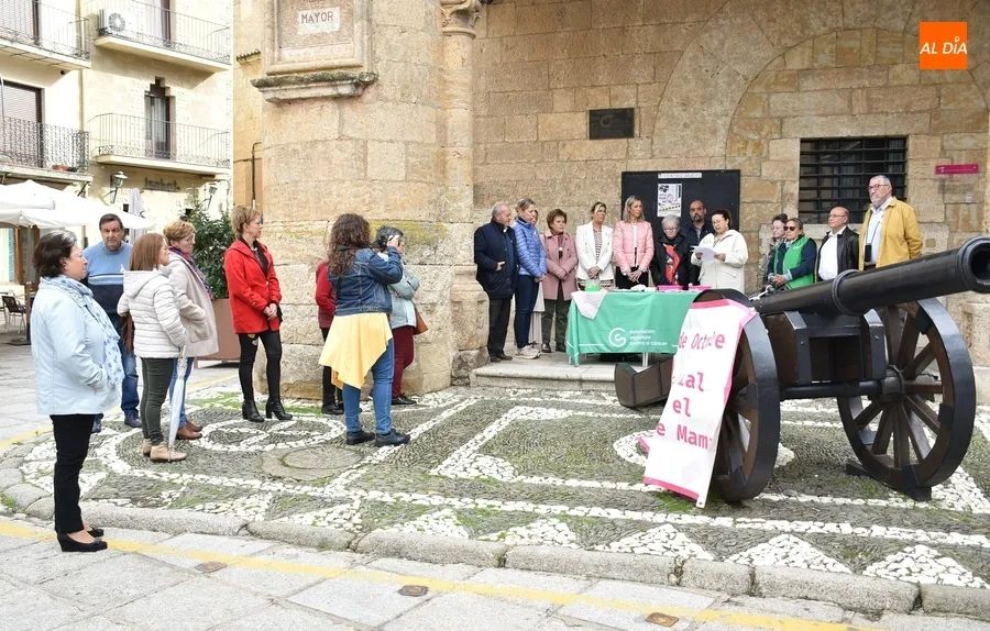 Foto 5 - La AECC puede por fin conmemorar el D&iacute;a contra el C&aacute;ncer de Mama 2022