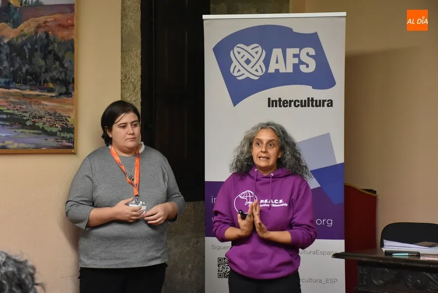 Foto 5 - AFS explica a nuevas familias mirobrigenses su filosof&iacute;a de trabajo