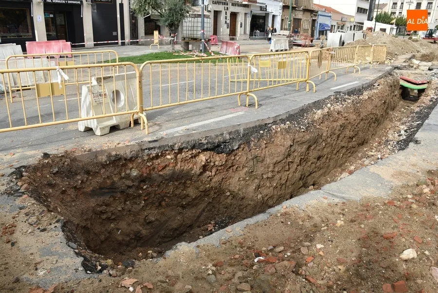 Foto 4 - La inesperada altura del Regato Torbellique obligar&aacute; a desmontarlo, introducir un tubo y reconstruirlo