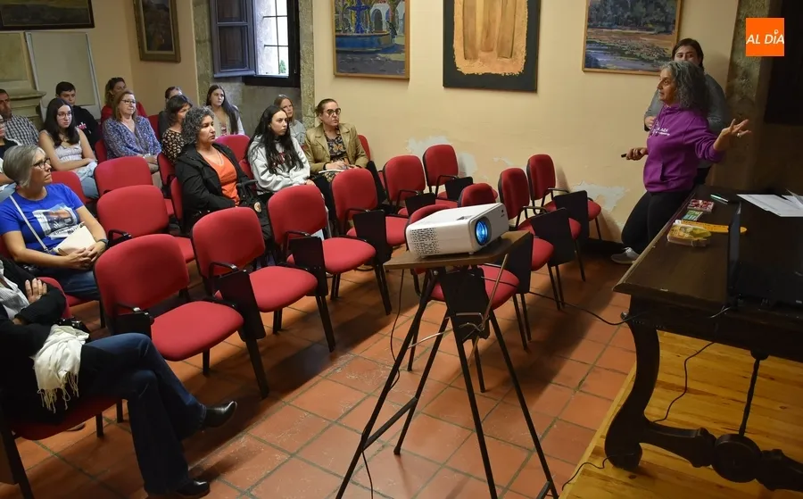 Foto 3 - AFS explica a nuevas familias mirobrigenses su filosof&iacute;a de trabajo