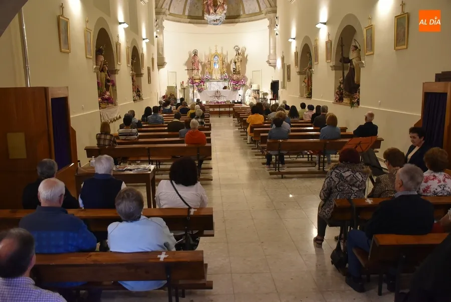 Foto 2 - Celebraci&oacute;n especial de Santa Teresa en las Carmelitas debido a la apertura del A&ntilde;o Jubilar