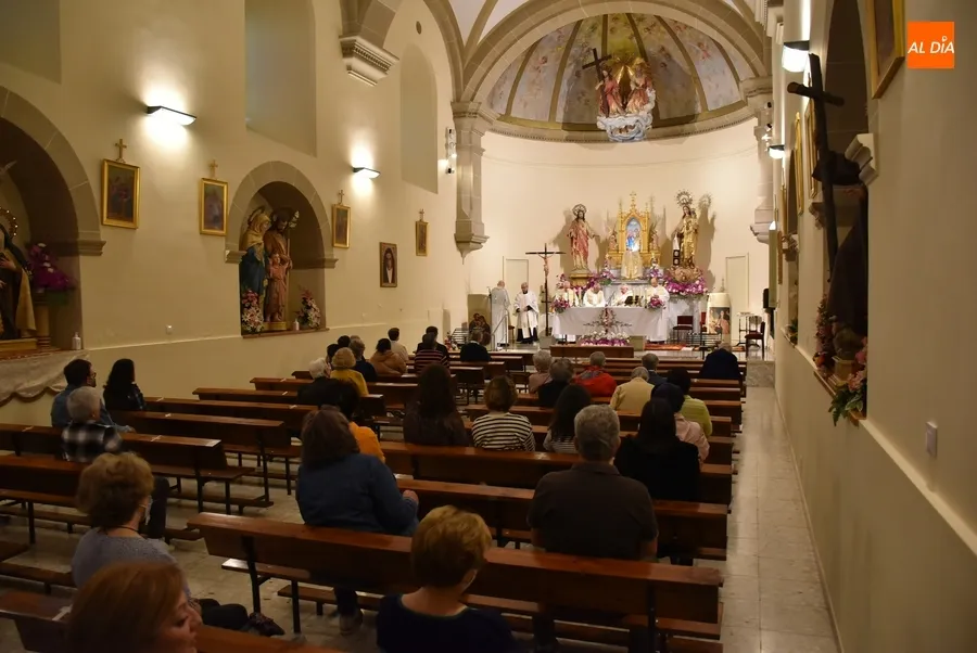Foto 4 - Celebraci&oacute;n especial de Santa Teresa en las Carmelitas debido a la apertura del A&ntilde;o Jubilar