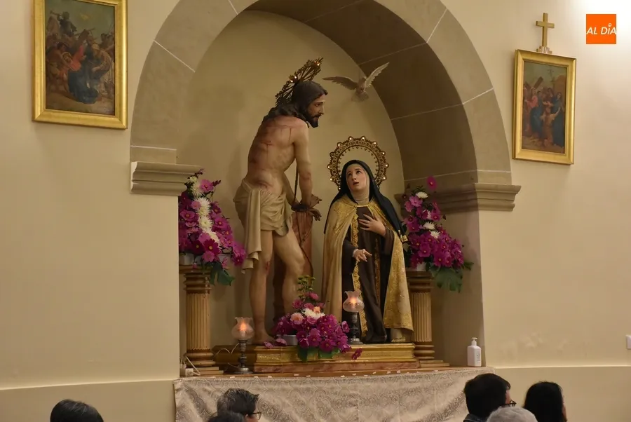 Foto 7 - Celebraci&oacute;n especial de Santa Teresa en las Carmelitas debido a la apertura del A&ntilde;o Jubilar