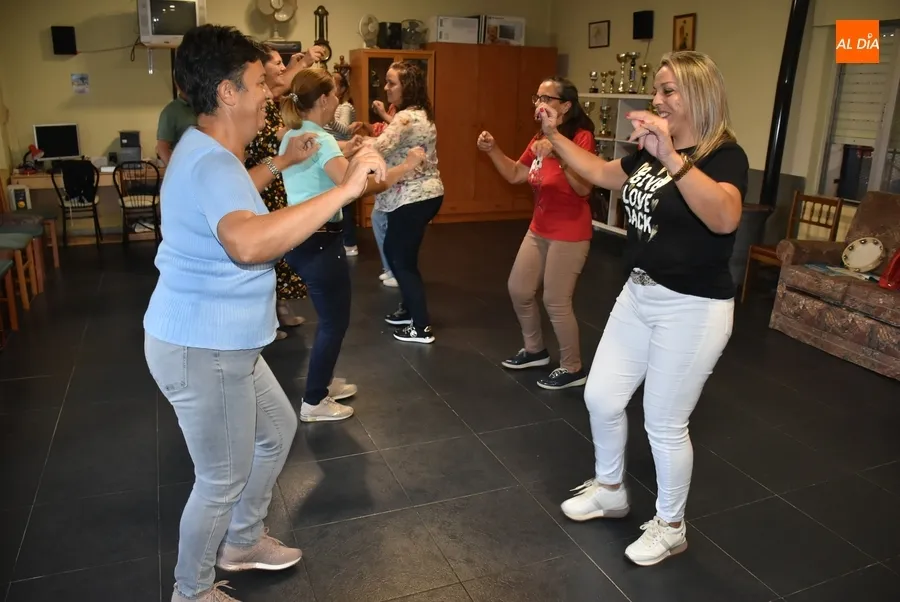 Foto 4 - Se reinicia el taller de baile charro y percusi&oacute;n de la Avenida de Espa&ntilde;a