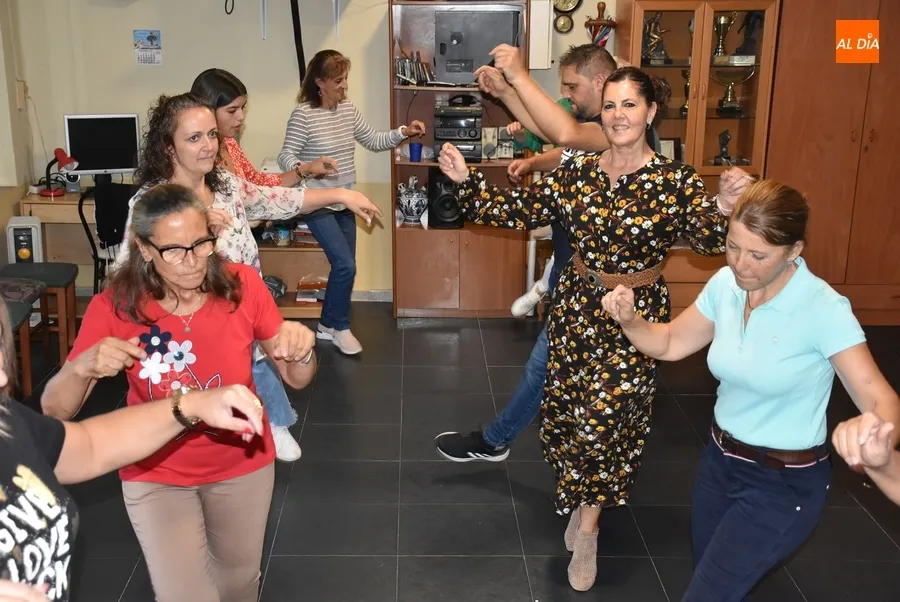 Foto 7 - Se reinicia el taller de baile charro y percusi&oacute;n de la Avenida de Espa&ntilde;a