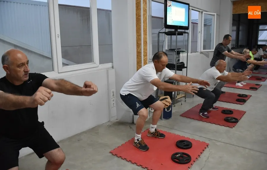 Foto 11 - ARCIU pone en marcha unas clases de gimnasia