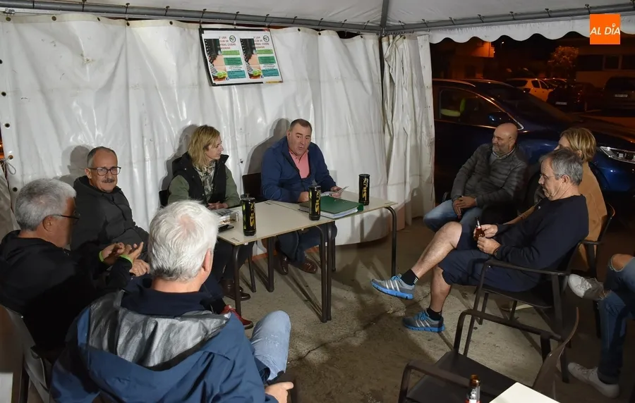 Foto 5 - Presentada la 2&ordf; Liga del Club de P&aacute;del, con homenaje incluido a su socio m&aacute;s veterano