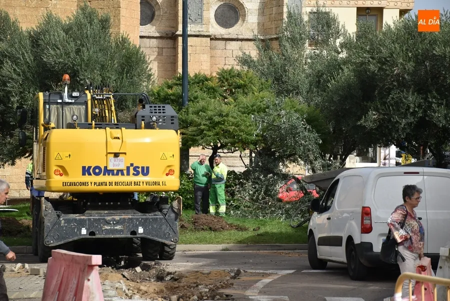 Foto 11 - En marcha las obras de la Avenida de Espa&ntilde;a, que provocan ya importantes cortes de tr&aacute;fico