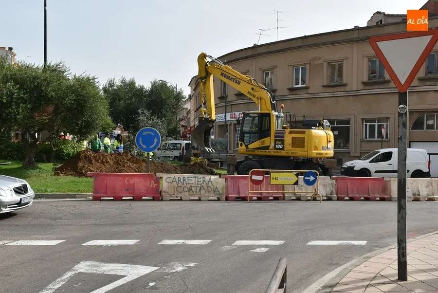 Foto 8 - En marcha las obras de la Avenida de Espa&ntilde;a, que provocan ya importantes cortes de tr&aacute;fico