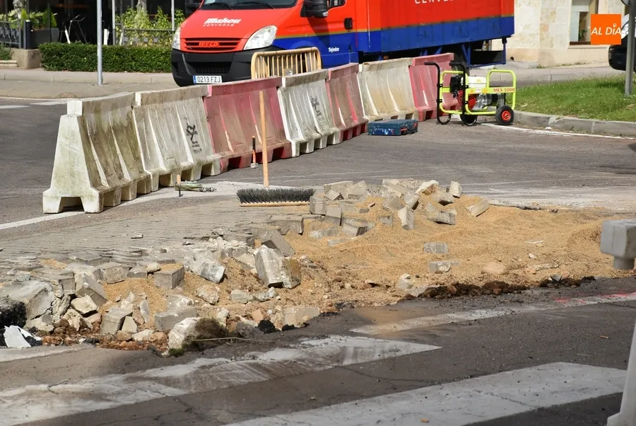 Foto 4 - En marcha las obras de la Avenida de Espa&ntilde;a, que provocan ya importantes cortes de tr&aacute;fico