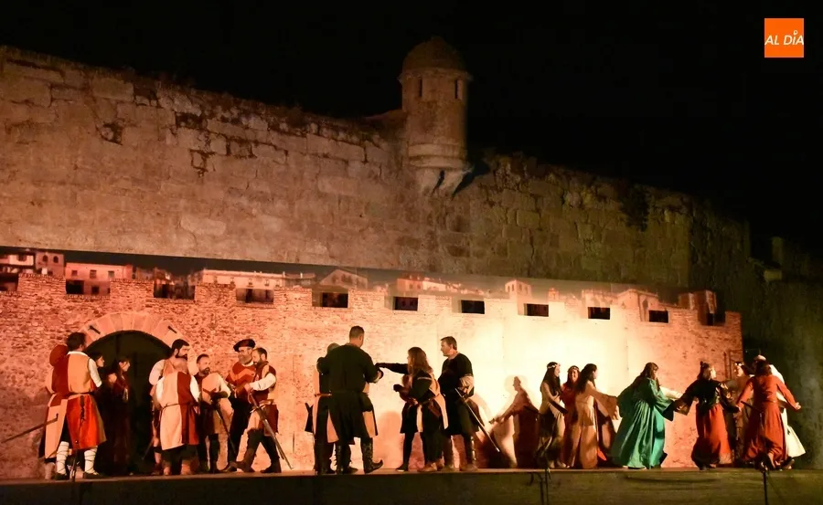 Foto 7 - Rodericus apuesta por el humor en medio del drama en la aplaudida nueva representaci&oacute;n de La Conjura