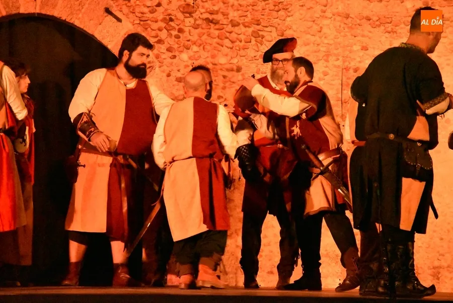 Foto 8 - Rodericus apuesta por el humor en medio del drama en la aplaudida nueva representaci&oacute;n de La Conjura