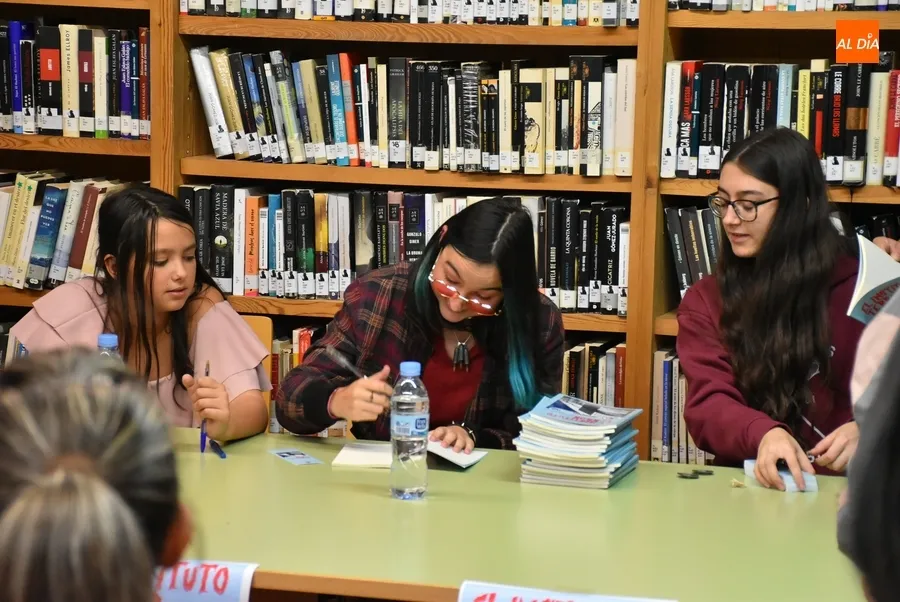 Foto 2 - La joven Zoe P&aacute;ez se estrena en el mundo literario con &lsquo;El instituto terror&rsquo;
