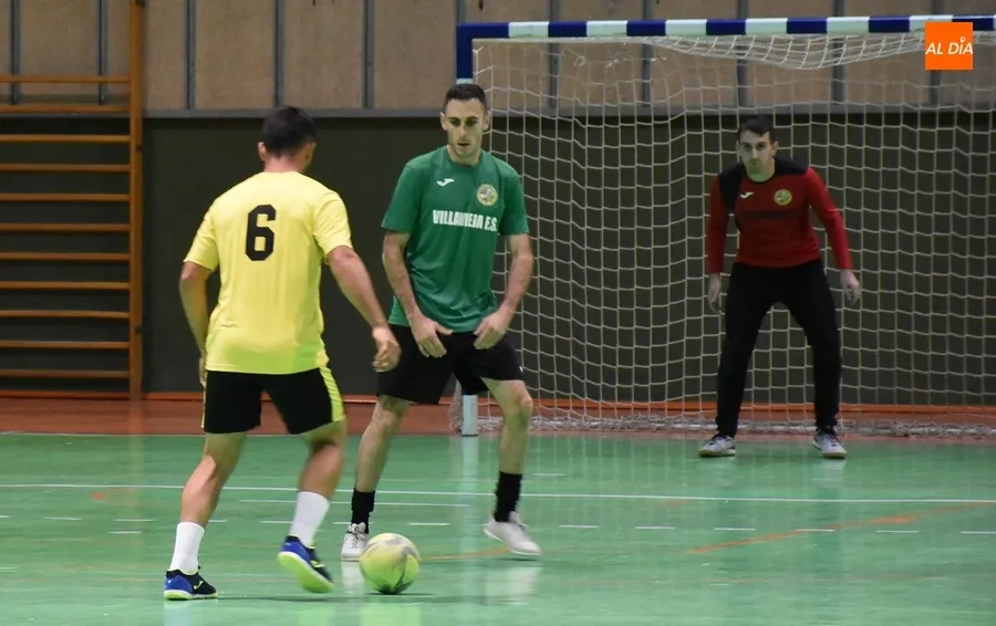 Foto 7 - Villavieja de Yeltes repite victoria a &uacute;ltima hora en el derby del Oeste frente al Mir&oacute;briga Futsal