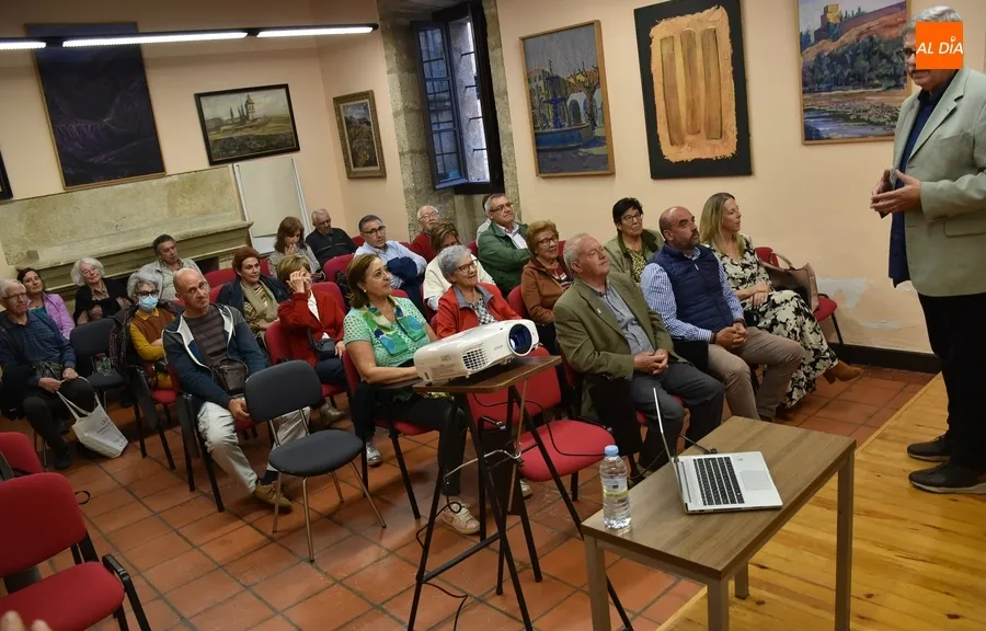 Foto 6 - Juan Francisco Blanco repasa la visi&oacute;n sagrada del mundo en el &aacute;mbito de la tradici&oacute;n