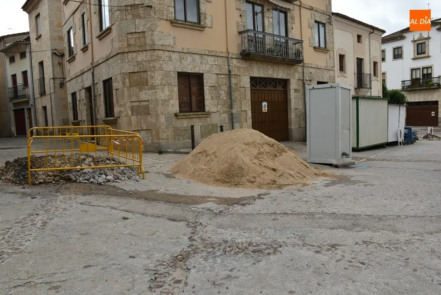 Foto 6 - Empieza el movimiento por la Plaza del Campo de Carniceros