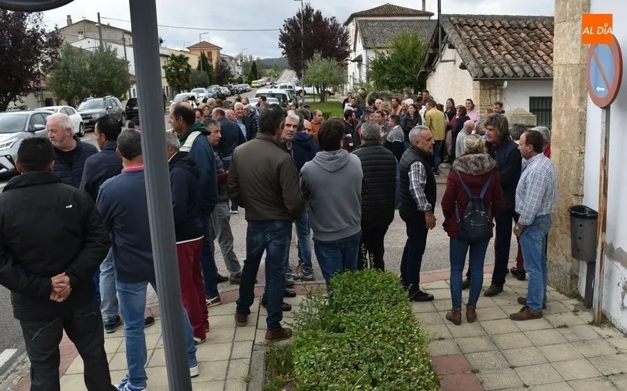 Foto 7 - M&aacute;s de 250 ganaderos protestan contra la vacunaci&oacute;n obligatoria neg&aacute;ndose a acometerla