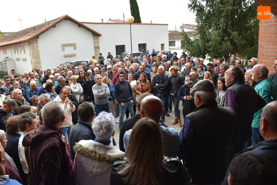 Foto 2 - M&aacute;s de 250 ganaderos protestan contra la vacunaci&oacute;n obligatoria neg&aacute;ndose a acometerla