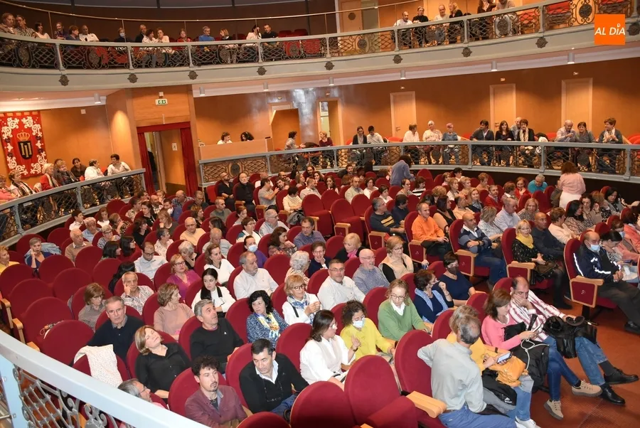 Foto 5 - Gran entrada en el Teatro Nuevo para echar unas risas con &lsquo;Usted puede ser un asesino&rsquo;