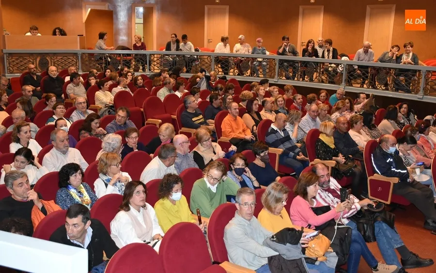 Foto 8 - Gran entrada en el Teatro Nuevo para echar unas risas con &lsquo;Usted puede ser un asesino&rsquo;