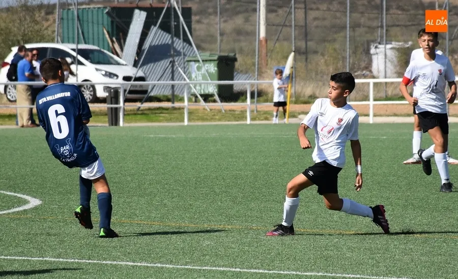 Foto 3 - El Infantil del Ciudad Rodrigo logra su 1&ordf; victoria con un doblete de &Aacute;lvaro